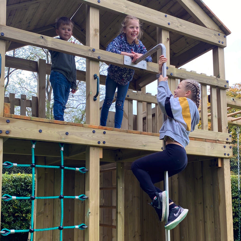 With a platform height of 2.1m - the Pioneer is our highest and most challenging climbing frame.