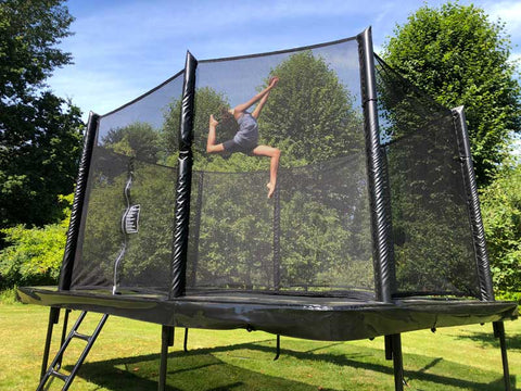 Lyra flip on trampoline